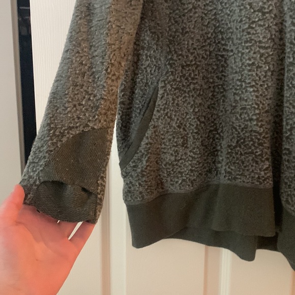 Hooded sweatshirt - Picture 2 of 4